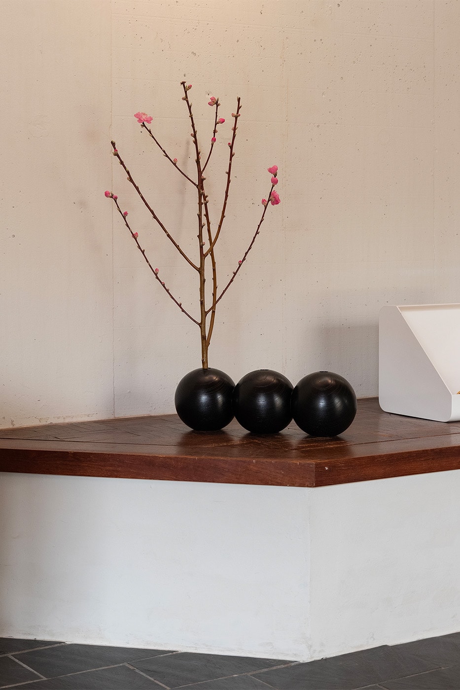 Akasaki & Vanhuyse 'Home–Home' exhibition Bundle Studio Japan