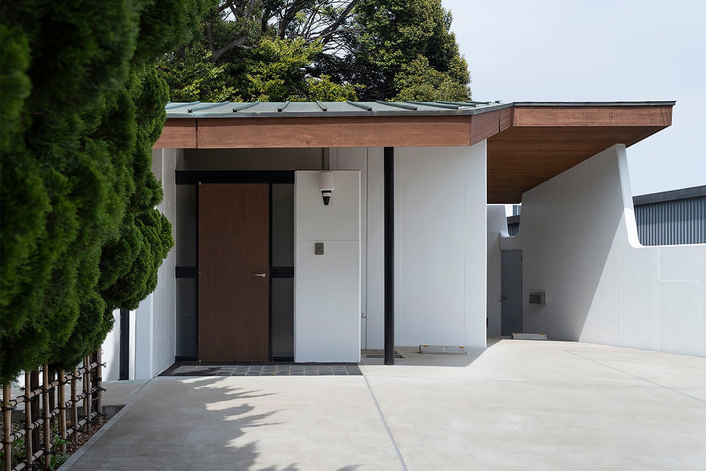 Akasaki & Vanhuyse 'Home–Home' exhibition Bundle Studio Japan
