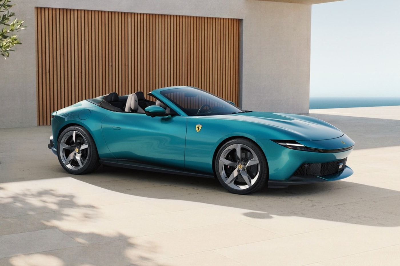 Ferrari Amalfi Spider rosso tramonto verde costiera Reveal Release Info