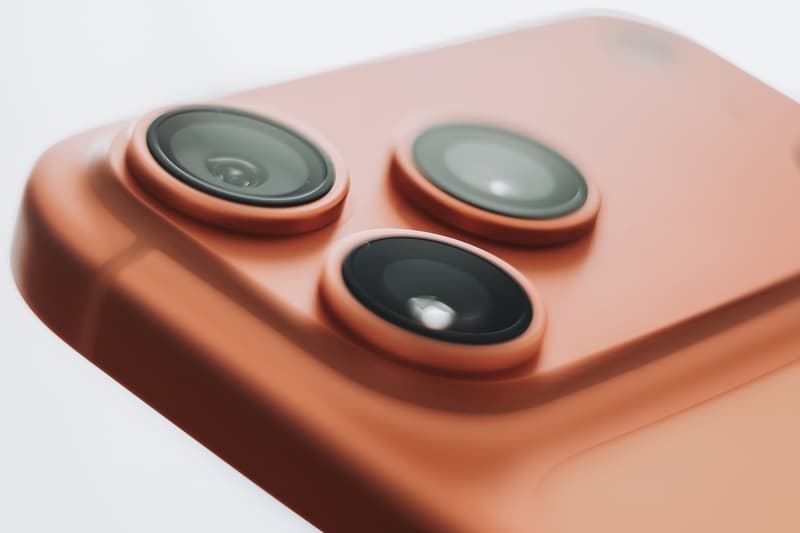 Render of rumored iPhone 18 Pro highlighting upgraded Telephoto, variable aperture main camera and new Ultra Wide lens setup