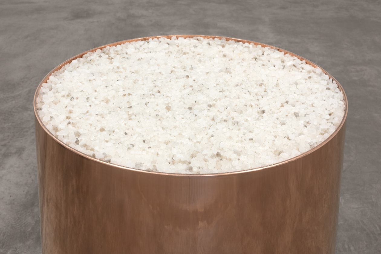 Botol parfum Comme Des Garcons Parfums kolaborasi Meg Webster terinspirasi earthworks dan aroma tanah basah