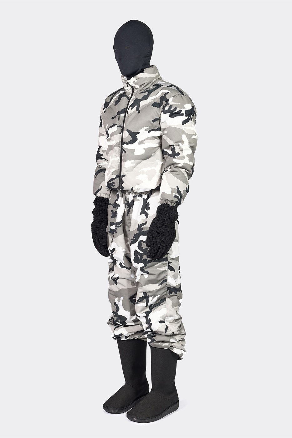 Dingyun Zhang Fall/Winter 2026 Collection Lookbook Info