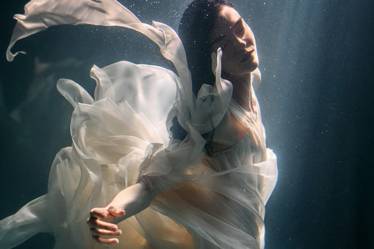 Mariacarla Boscono on the Magic of Italian Heritage, "Drama Queen" Beauty and Selling Dreams