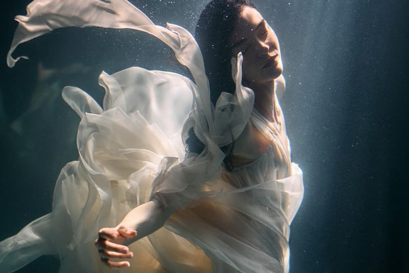 Mariacarla Boscono: магия итальянского наследия, драматичная красота и продажа мечт