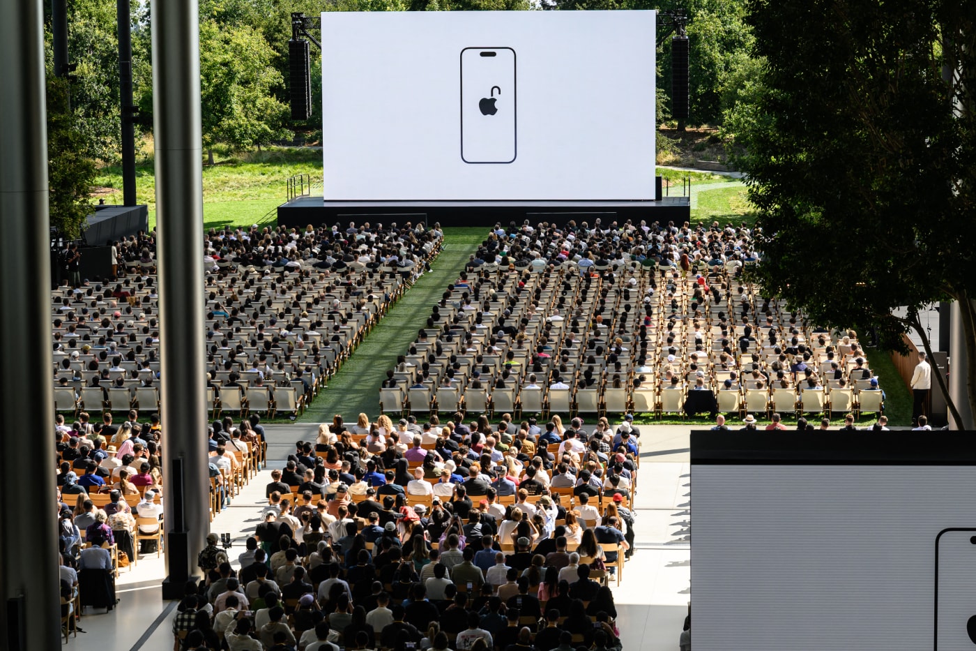 Apple WWDC 2026 announcement highlighting iOS 27, macOS 27, watchOS 27 and new Gemini-powered Siri features