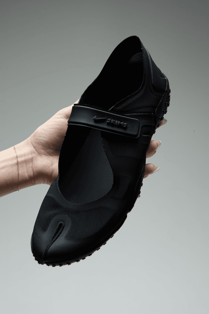 unbox unboxing haul nikeskims rift mesh air split toe silhouette shoes nike kim kardashian velvet brown bone black colorways air rift satin hypebeast 