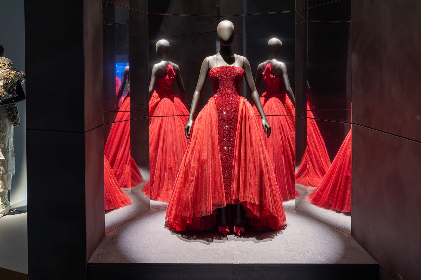 The V&A Announces "Schiaparelli: Fashion Becomes Art,” the First UK Exhibition Devoted to the Historic Maison