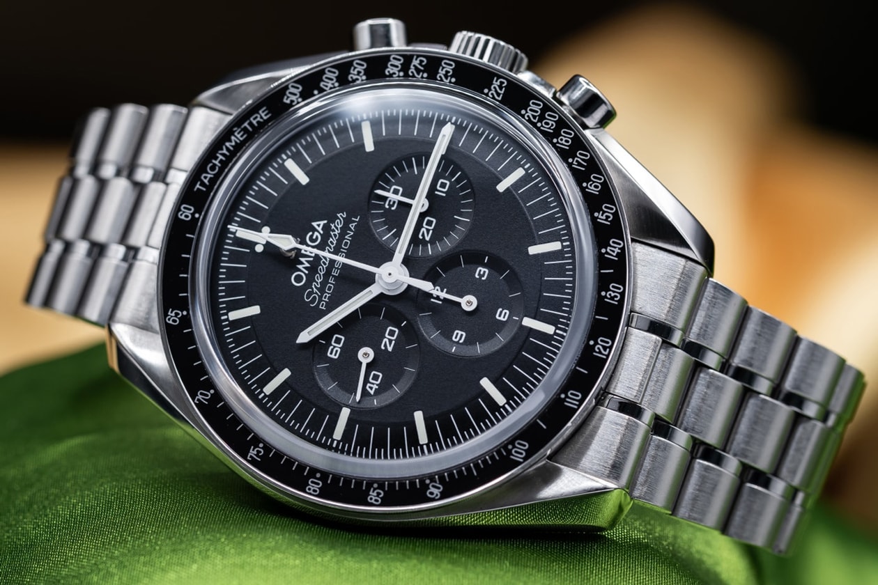 chrono24 watches gift graduation rolex explorer ii omega speedmaster cartier tank solo santos carree tudor black bay breitling chronomat grand seiko tissot iwc portugieser portofino 