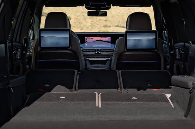 2027 Mercedes-Benz GLS-Class SUV with updated design, flat-plane-crank V-8 powertrain, and dashboard-spanning Superscreen interior display