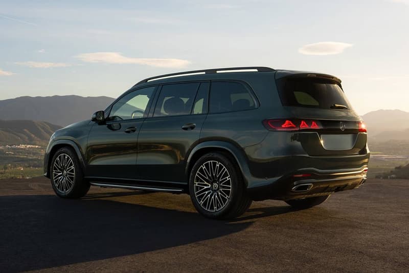 2027 Mercedes-Benz GLS-Class SUV with updated design, flat-plane-crank V-8 powertrain, and dashboard-spanning Superscreen interior display