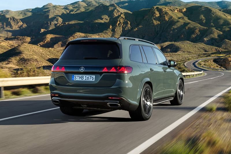 2027 Mercedes-Benz GLS-Class SUV with updated design, flat-plane-crank V-8 powertrain, and dashboard-spanning Superscreen interior display