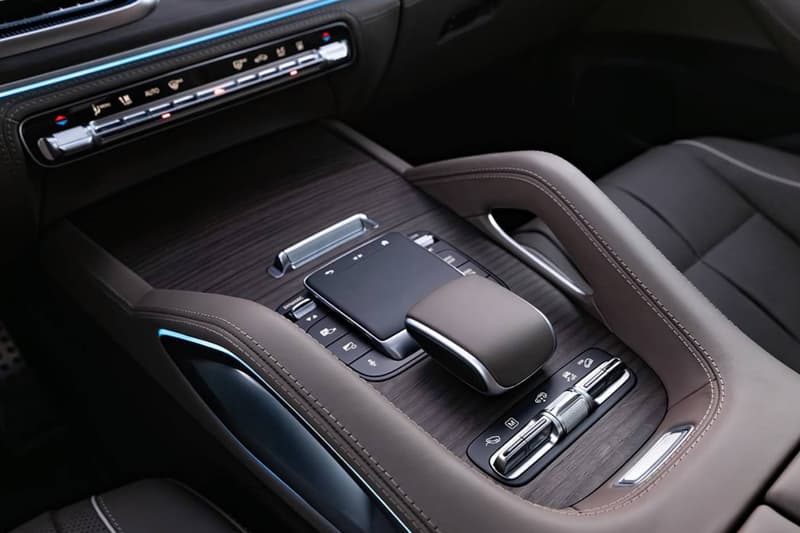 2027 Mercedes-Benz GLS-Class SUV with updated design, flat-plane-crank V-8 powertrain, and dashboard-spanning Superscreen interior display