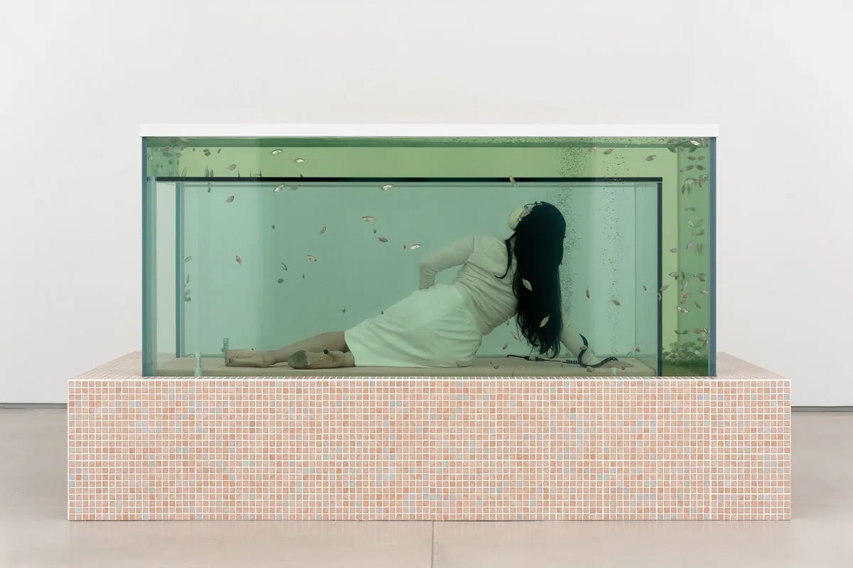 Ariana Papademetropoulos glass slipper thaddeaus ropac paris exhibition artworks paintings installation 