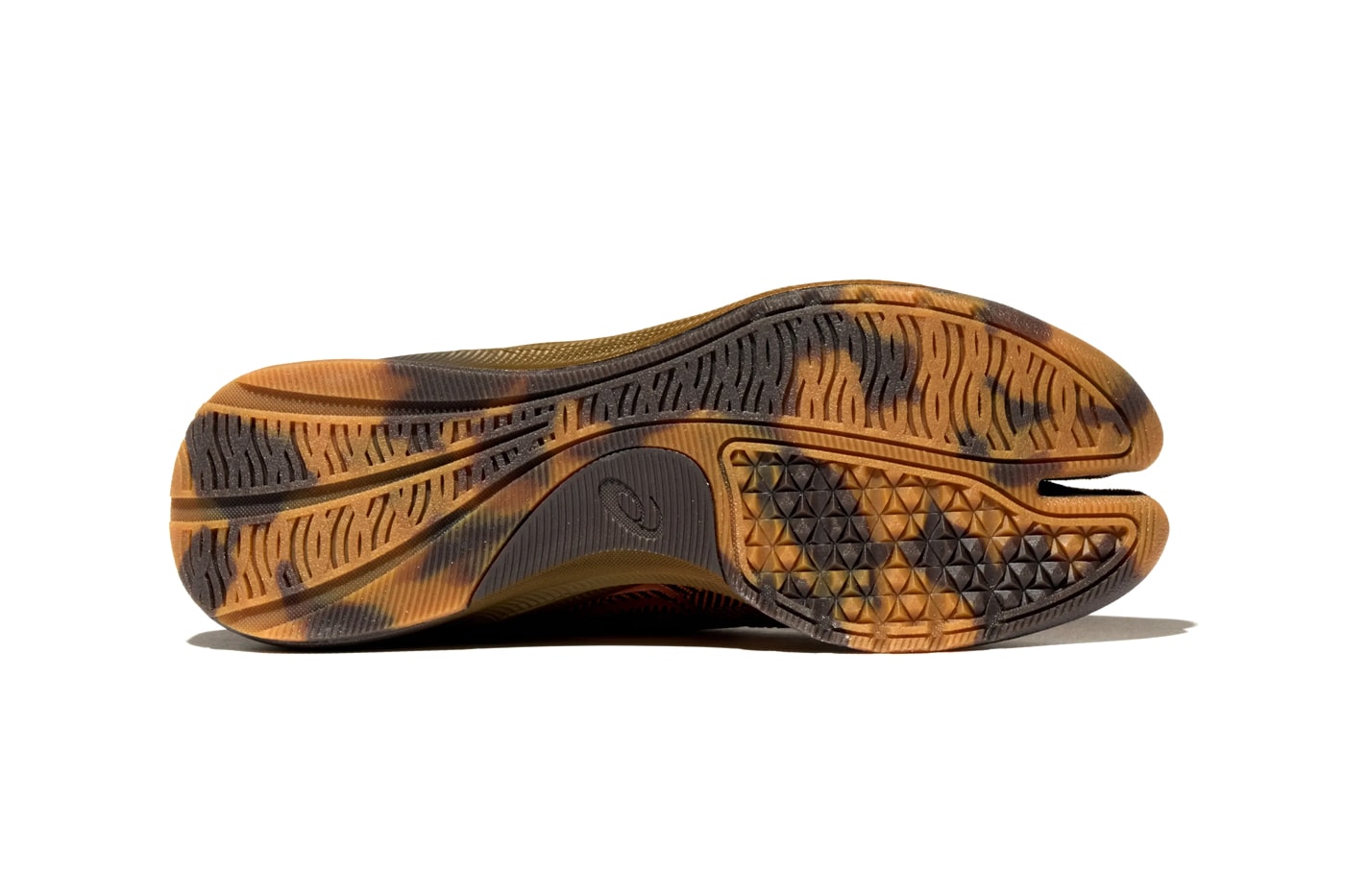 Kiko Kostadinov's ASICS LYASA FF Tabi Revealed in Two Dynamic Colorways Caramel/Rose Gold & Grey/Silver Release Info