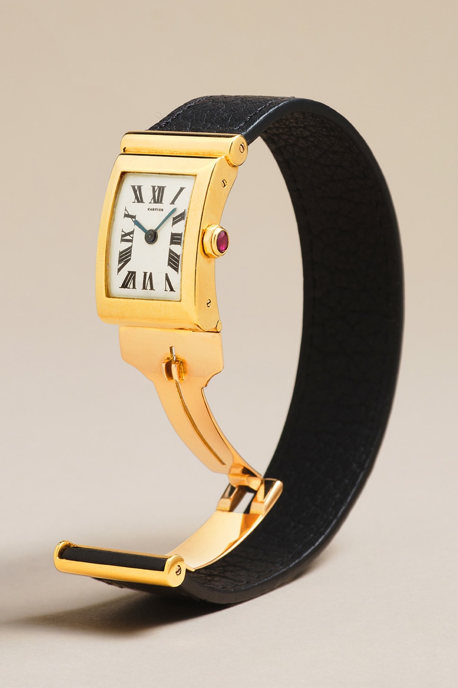 Cartier Baignoire Allongée and related shaped cases