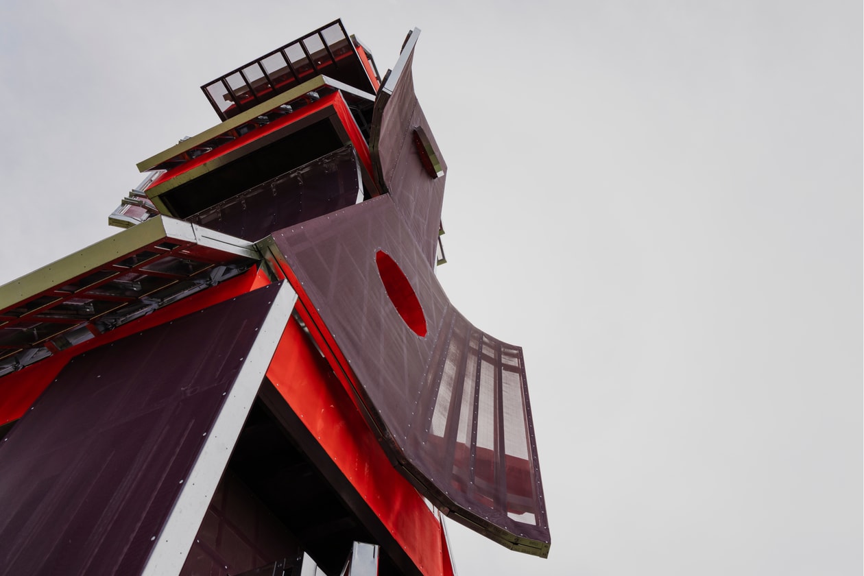 Coachella 2026 Sabine Marcelis 夕陽色迷宮藝術裝置