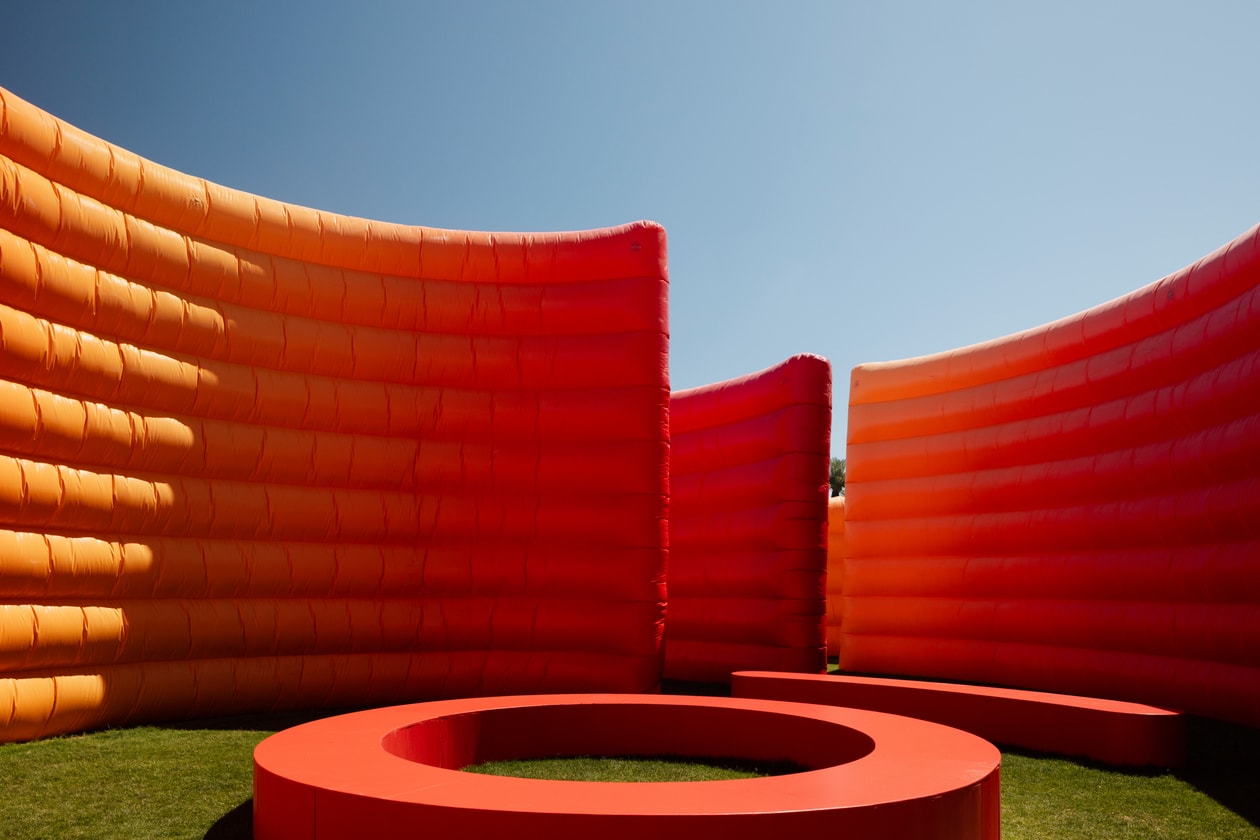 Coachella 2026 Sabine Marcelis 夕陽色迷宮藝術裝置