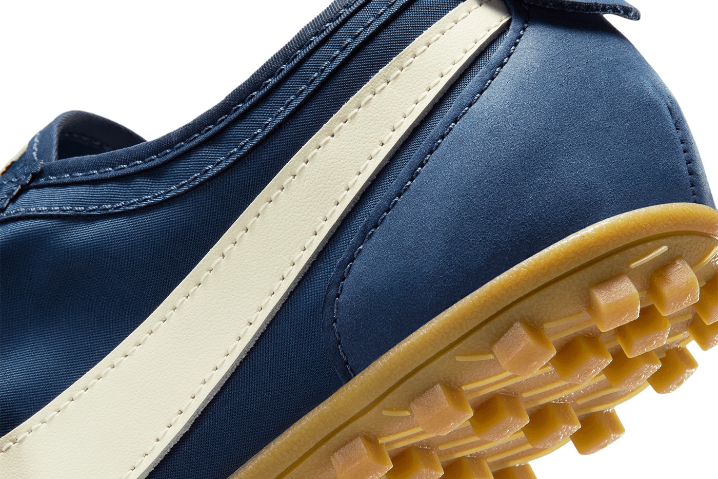 Nike Moon Shoe OG Midnight Navy IW0955-400 release info Official Images