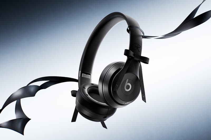 Beats and JENNIE Reunite for Special Edition ‘Onyx Black’ Solo 4 Headphones blackpink