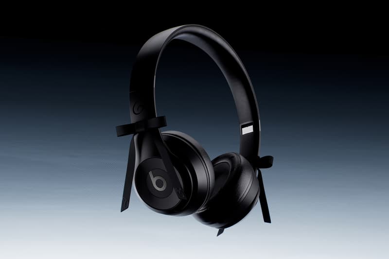 Beats and JENNIE Reunite for Special Edition ‘Onyx Black’ Solo 4 Headphones blackpink