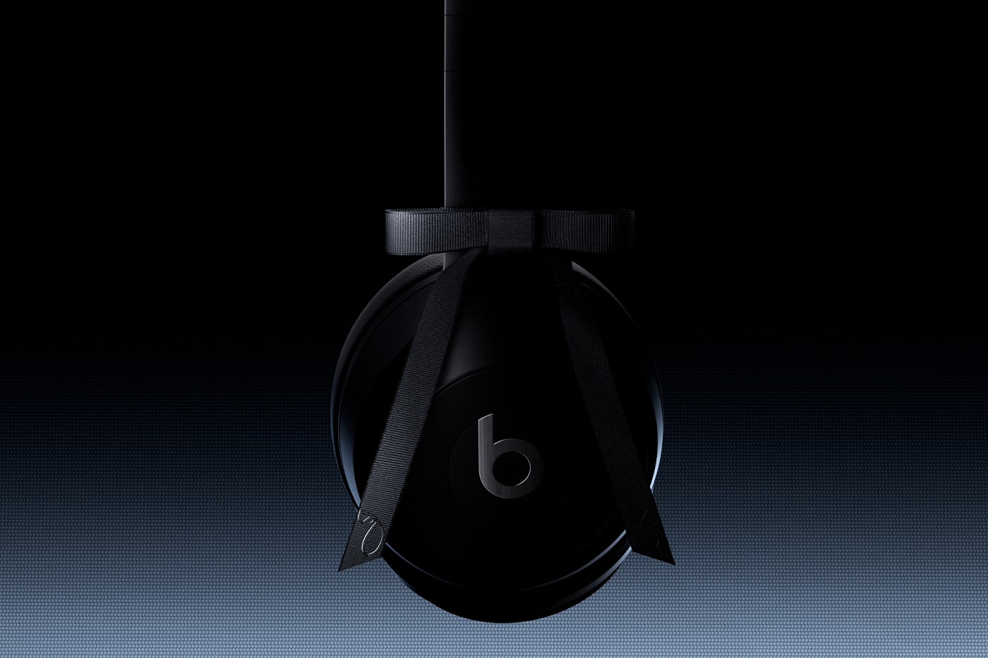 Beats and JENNIE Reunite for Special Edition ‘Onyx Black’ Solo 4 Headphones blackpink