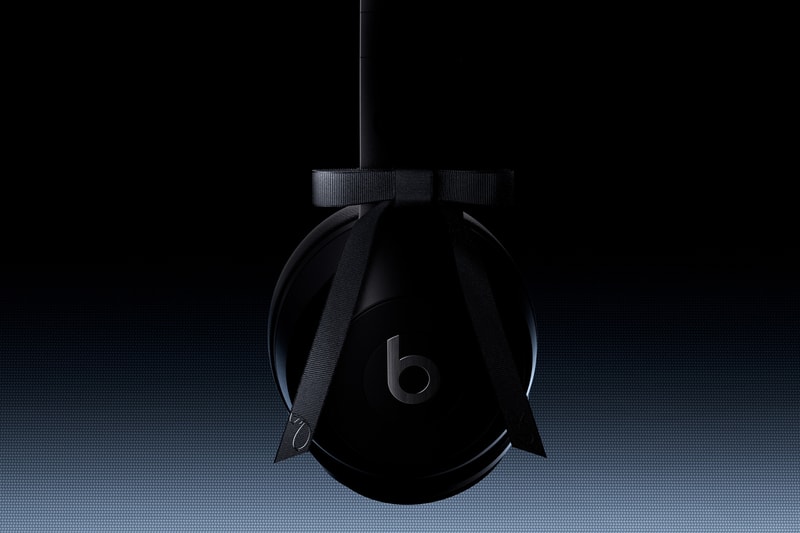 Beats and JENNIE Reunite for Special Edition ‘Onyx Black’ Solo 4 Headphones blackpink