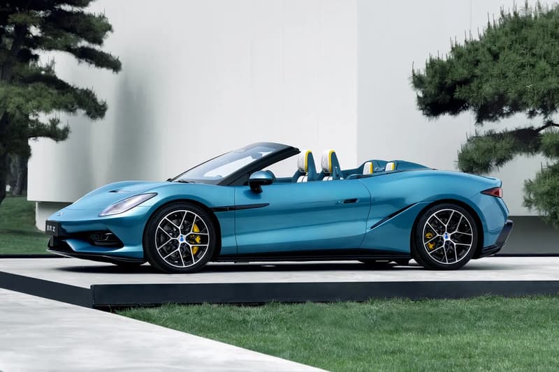 BYD Denza Z Convertible in Fiorentine green with soft-top roof as a 1000hp electric grand tourer