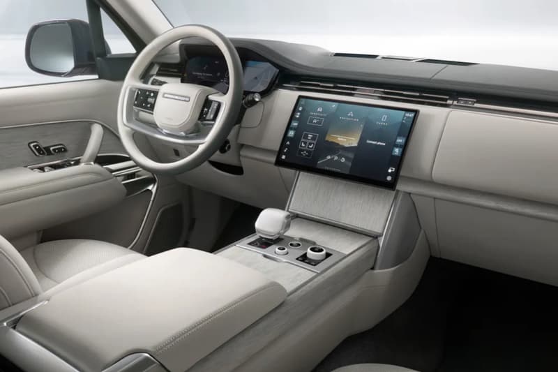 Range Rover SV Ultra in Titan Silver showcasing liquid-metal paint and ultra-luxury SUV presence