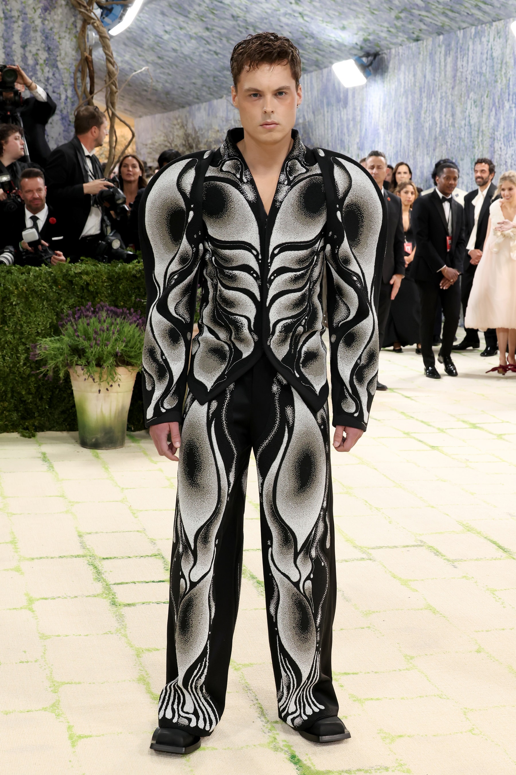 The Celebrities Who Won Met Gala 2026’s “Fashion Is Art” Dress Code