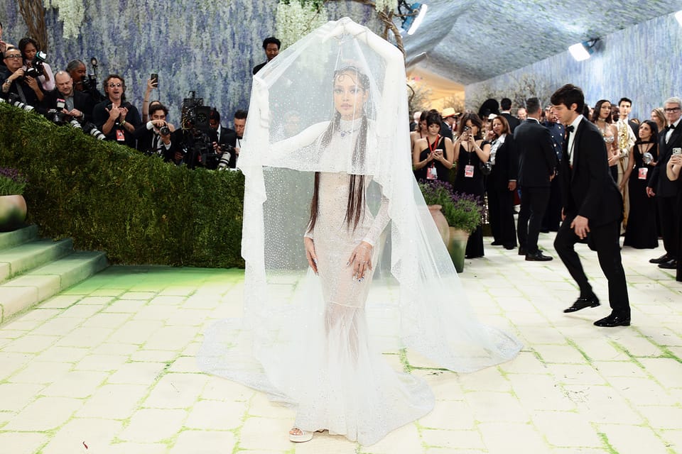 hypebeast.com - Joyce Li - Fit Check: LISA's Mind-Bending Robert Wun Gown Steals the Met Gala 2026 Spotlight