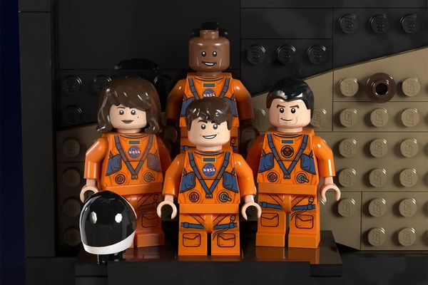 LEGO IDEAS Art Earthset Poster artemis ii Info