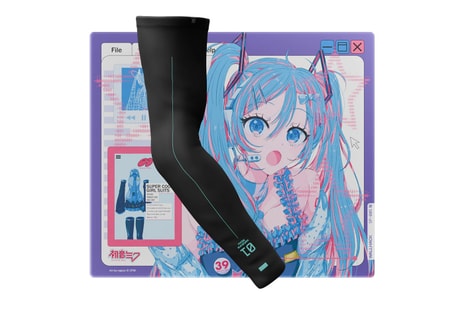Wallhack and Hatsune Miku Are Cementing the Virtual Idol's Place in Desk Culture