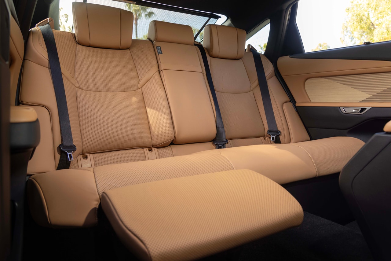 Lexus ES 350e Luxury Executive Reclining seat rolls royce phantom