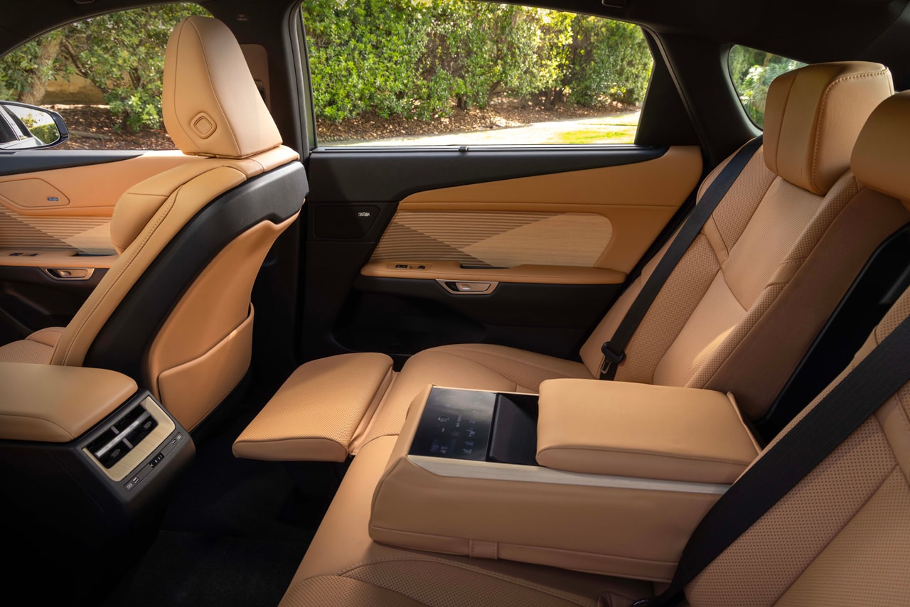 Lexus ES 350e Luxury Executive Reclining seat rolls royce phantom