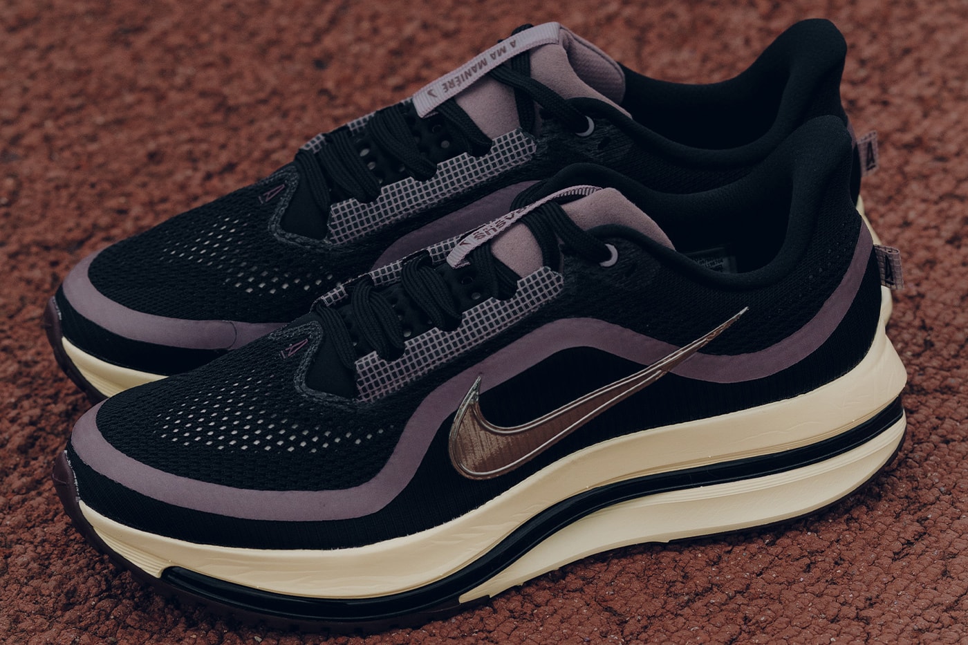 Pegasus Premium Black and Burgundy Crush colourway detail shot