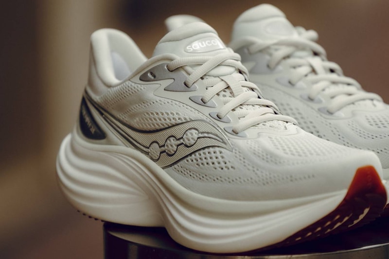 Saucony Triumph 24  S100997-1019 Quartz/Anchor S100999-1019 Ivory/Eggshell Release info