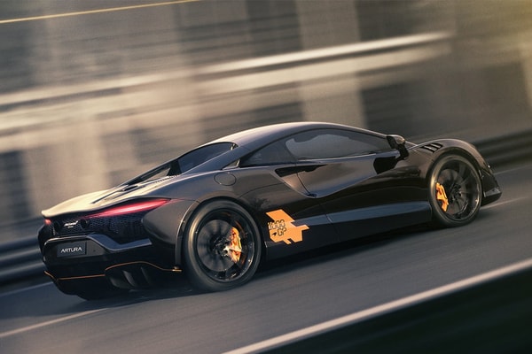 McLaren Artura 1000GP by McLaren Special Operations in papaya-on-black livery