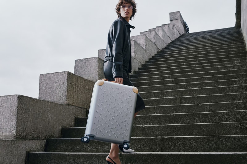 Louis Vuitton が Marc Newson との協業10周年を記念した初のアルミニウム製スーツケースを発表