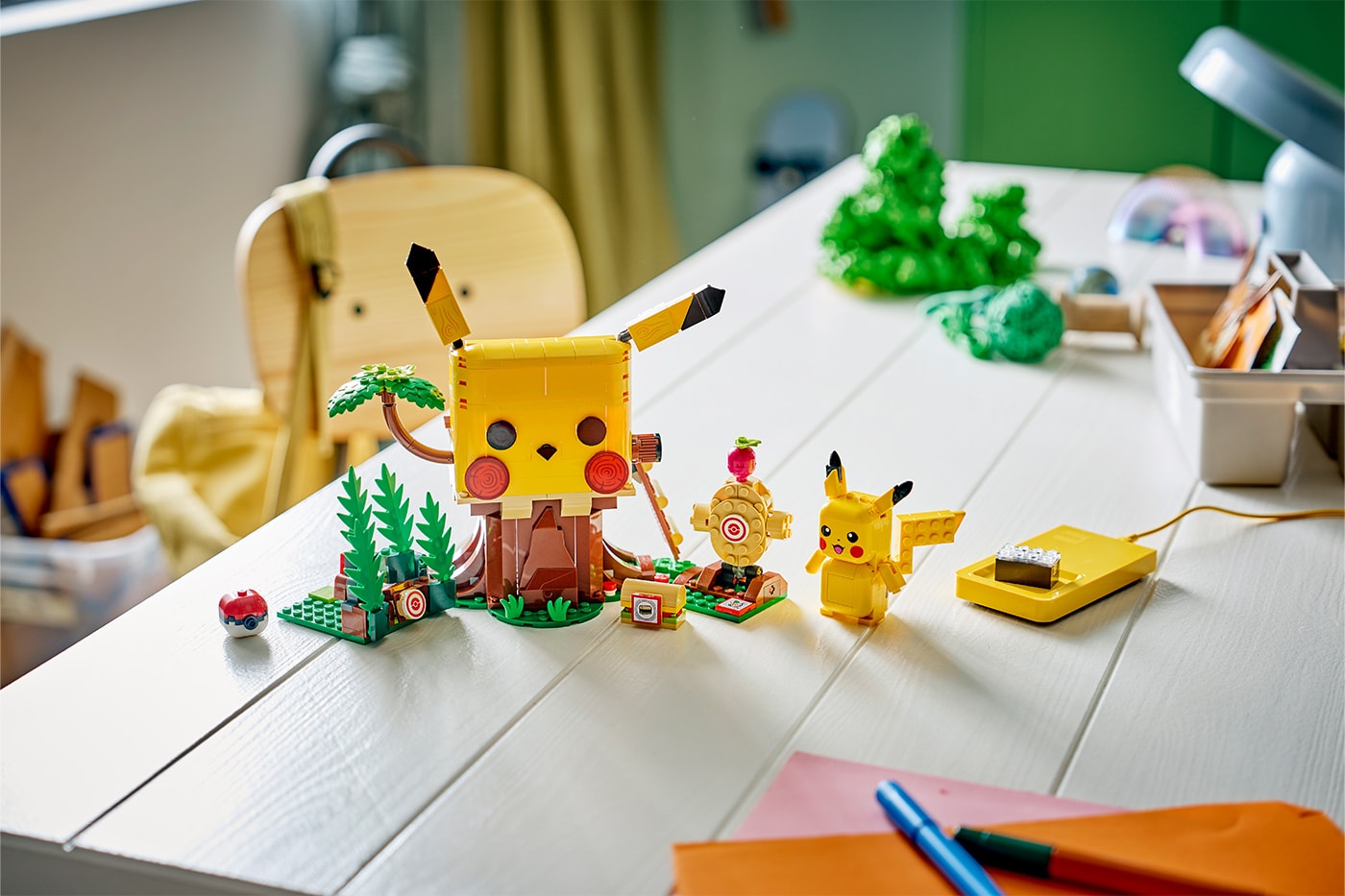 LEGO and Pokémon Unveil Interactive SMART Play Sets pikachu charizard mew mewtwo LEGO and Pokémon Unveil 12 New SMART Play Sets Featuring Motion-Controlled Battle Technology