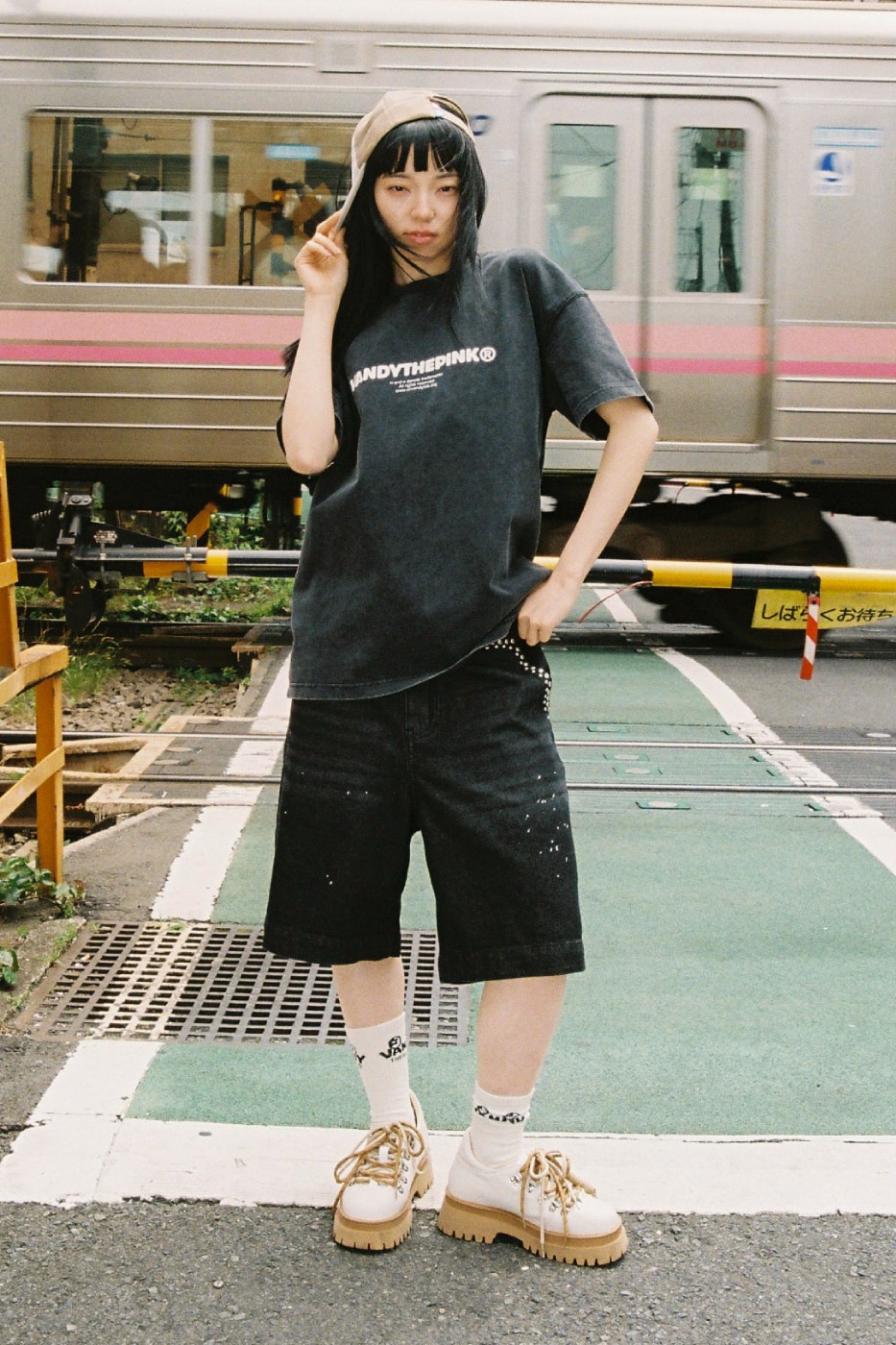 VANDYTHEPINK Summer Drop Limited Edition Trading Cards Release Info 