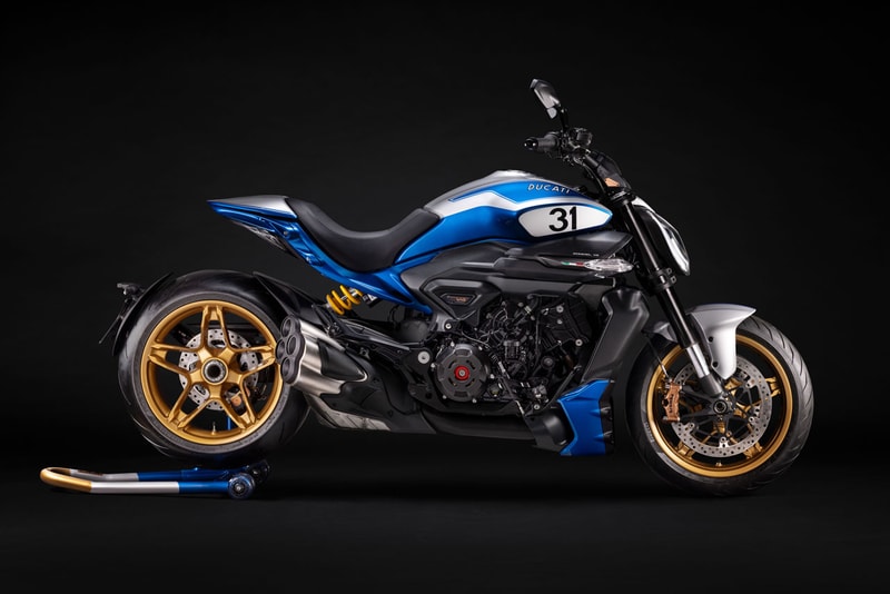 Ducati collezione 100 anniversary helmets jackets century motorcycles bikes 750 Imola Desmo, 750 Super Sport Desmo Streetfighter V4 S 100 XDiavel V4 100 Diavel V4 RS 100 Multistrada V4 RS 100 Hypermotard V2 SP 100