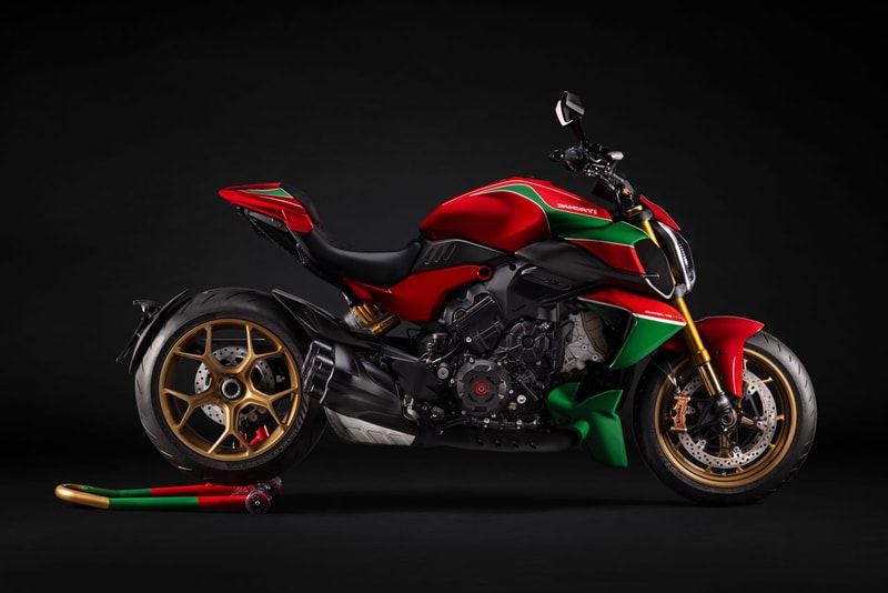 Ducati collezione 100 anniversary helmets jackets century motorcycles bikes 750 Imola Desmo, 750 Super Sport Desmo Streetfighter V4 S 100 XDiavel V4 100 Diavel V4 RS 100 Multistrada V4 RS 100 Hypermotard V2 SP 100