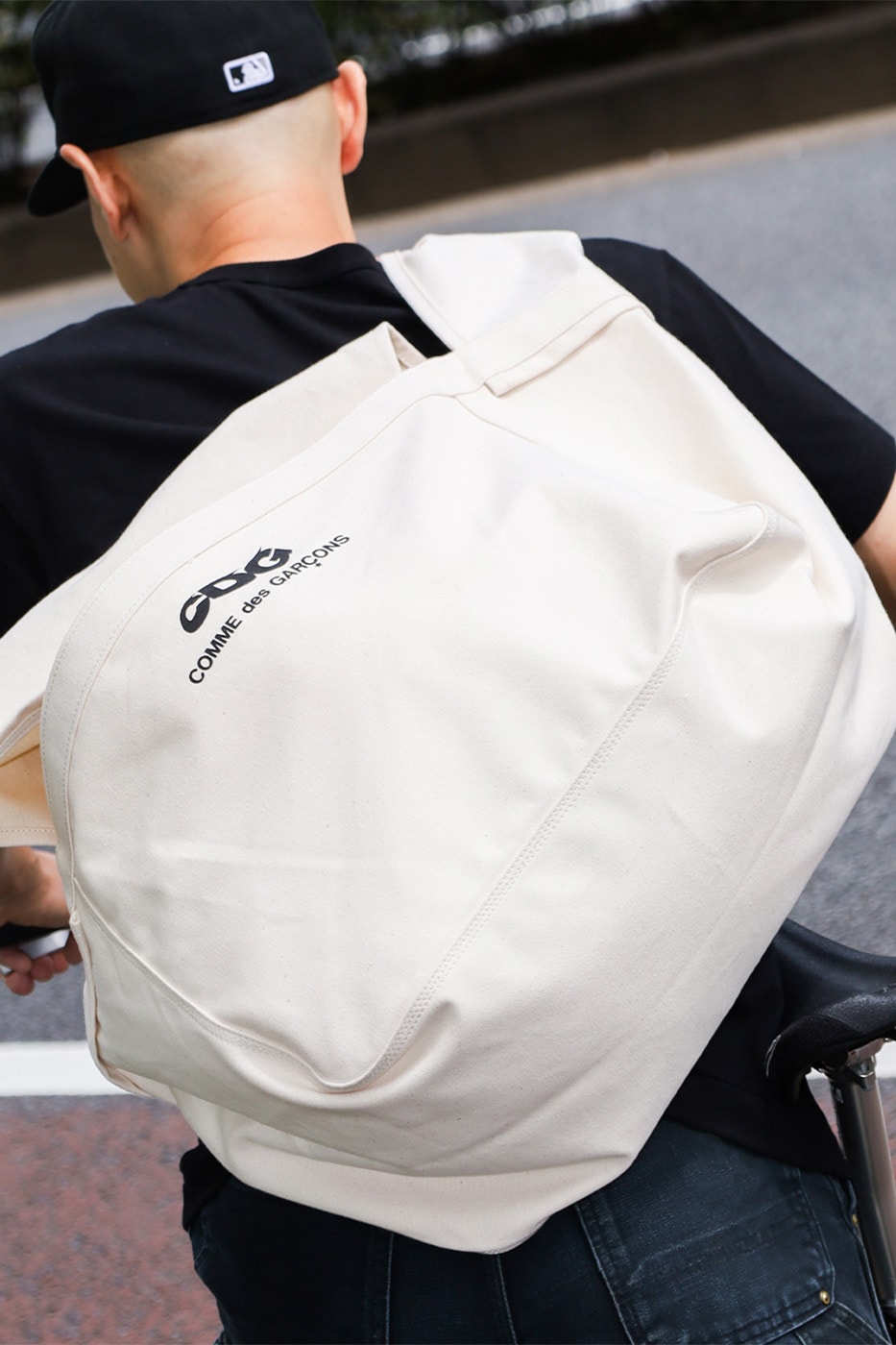 CDG comme des garcons Postman Bag Return Release Info