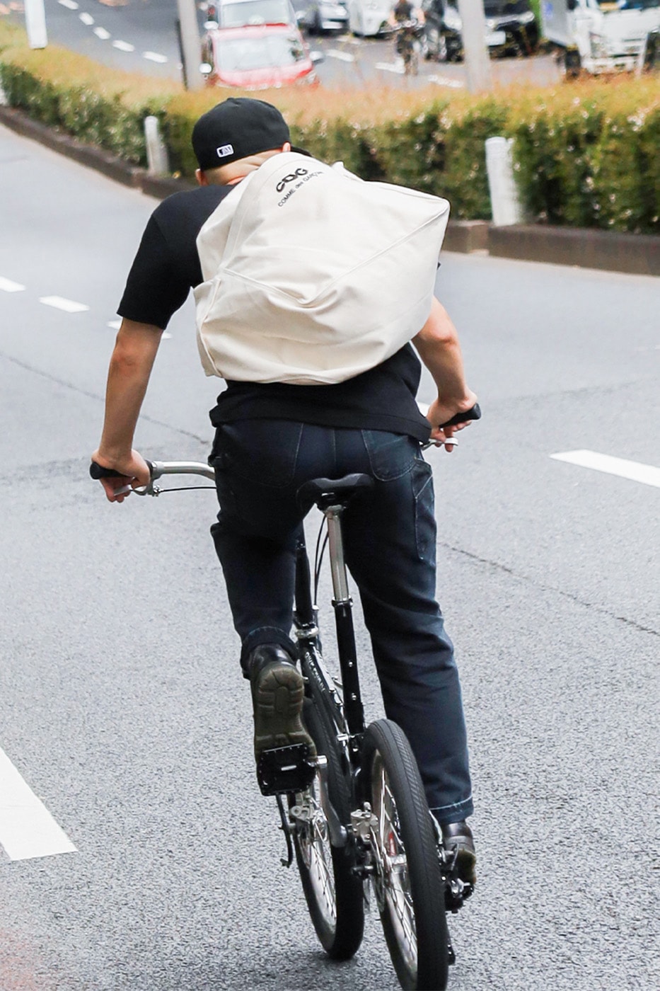 CDG comme des garcons Postman Bag Return Release Info