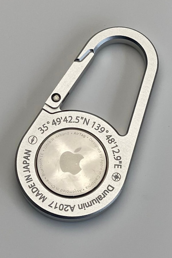 Saegusa Design AirTag Carabiner in brass, stainless steel and Duralumin for minimalist everyday carry