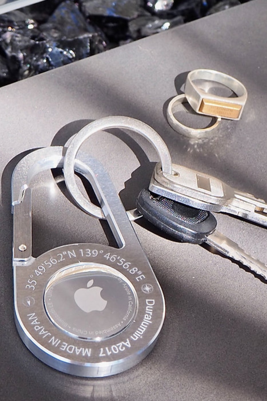 Saegusa Design AirTag Carabiner in brass, stainless steel and Duralumin for minimalist everyday carry