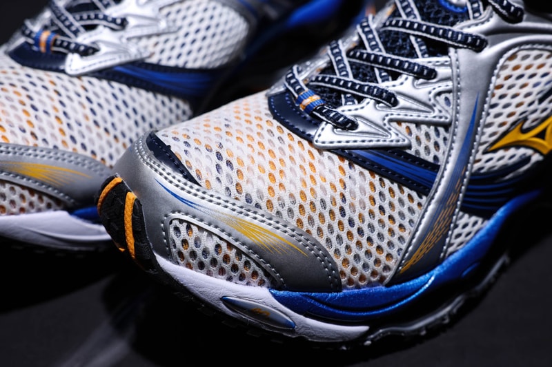 Mizuno WAVE PROPHECY 1 “Yellow/Blue” D1GA265501  “Red/Gold” D1GA265101 Campaign Images Release Info 