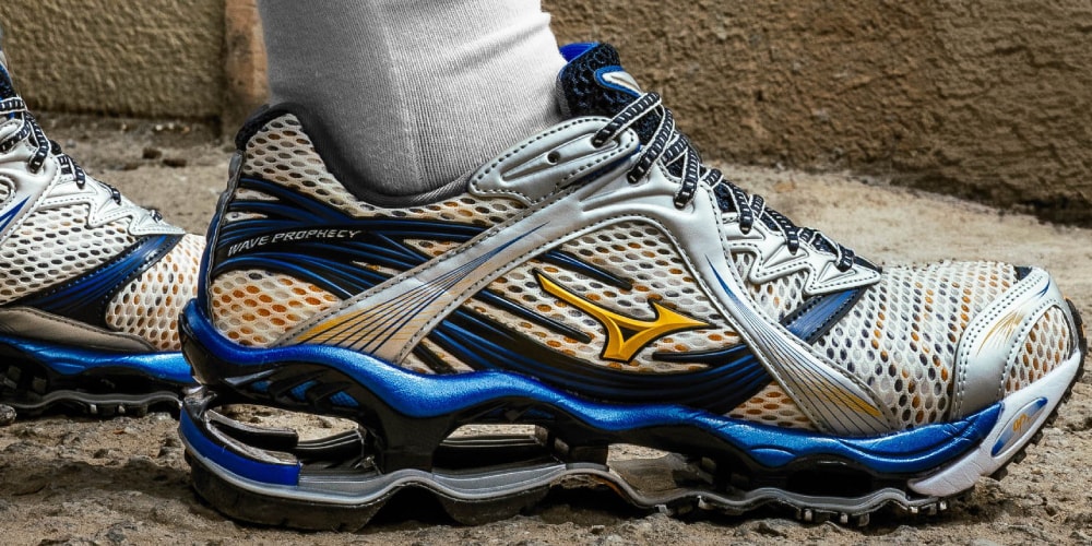 Mizuno Reissues Its Flagship WAVE PROPHECY 1 in Two High-Contrast Colorways
