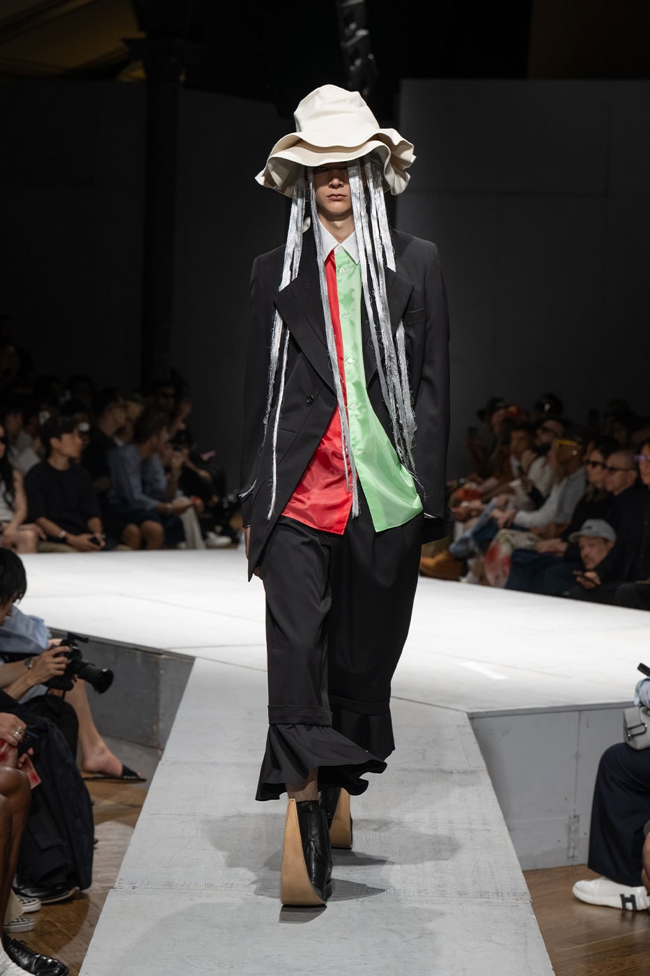 COMME des GARÇONS HOMME PLUS SS27 Debuts Dual-Act Show "If The War Were To End.." rei kawakubo paris fashion week