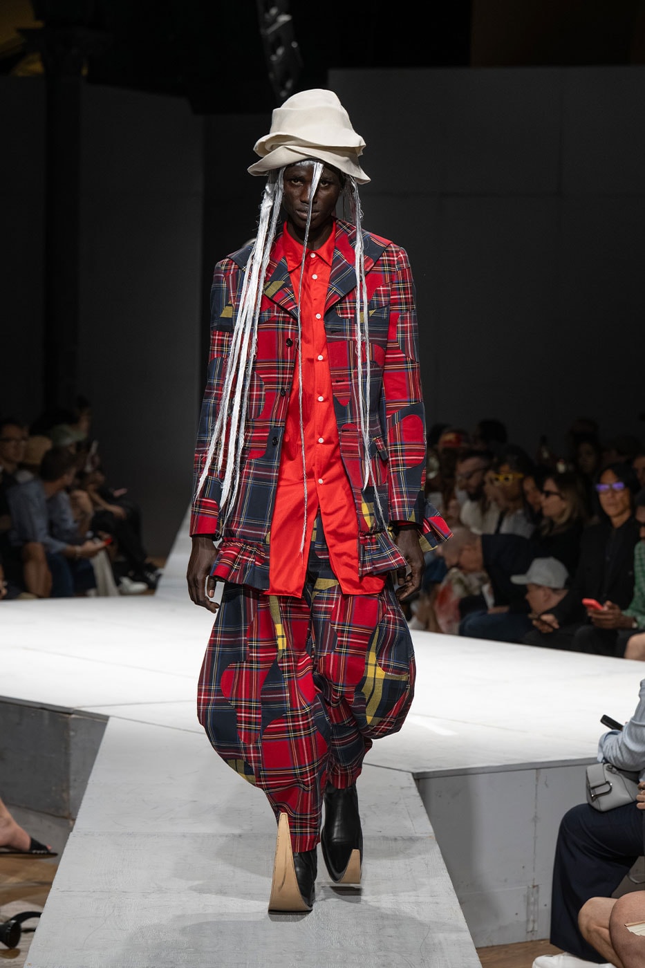 COMME des GARÇONS HOMME PLUS SS27 Debuts Dual-Act Show "If The War Were To End.." rei kawakubo paris fashion week